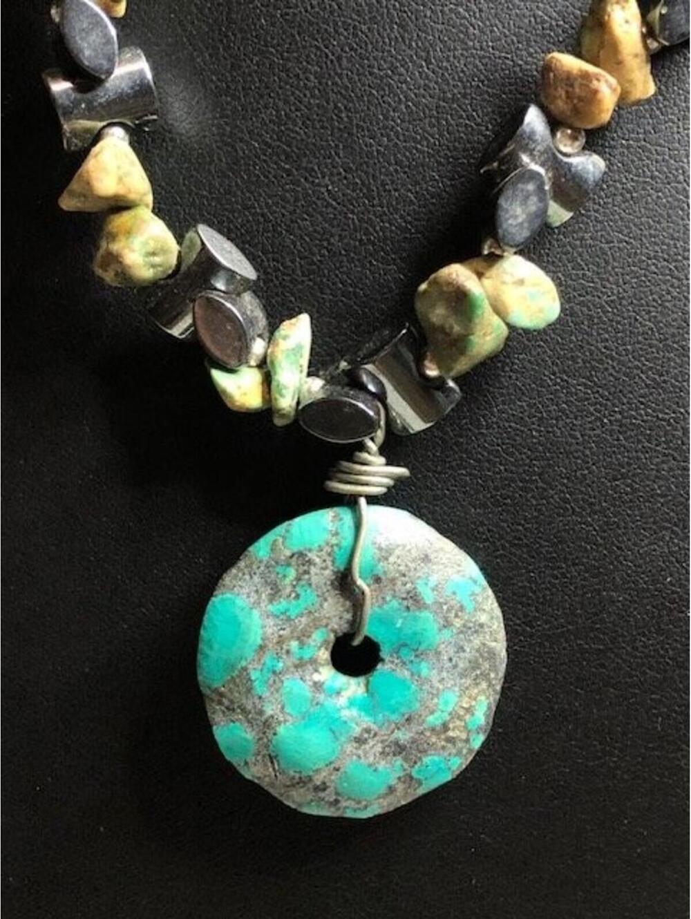 B1315 Vintage Artisan Turquoise & Hematite Natural Stone Choker Necklace 18"